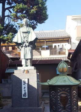 糸より神社